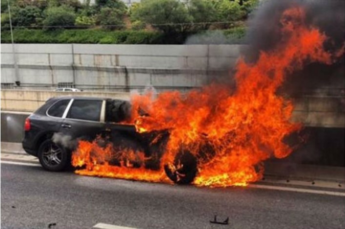 Το αυτοκίνητο του εκδότη Παναγιώτη Μαυρίκου μέσα στο οποίο βρήκε τραγικό θάνατο τον Ιούνιο του 2016