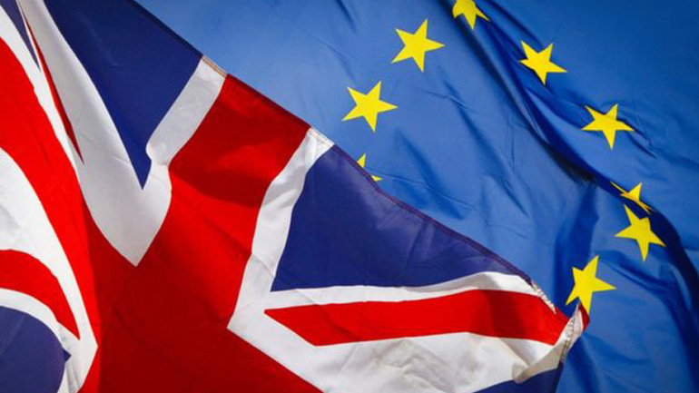 Τουλάχιστον δύο εκατ. Ευρωπαίοι ζήτησαν να παραμείνουν στη Βρετανία μετά το Brexit