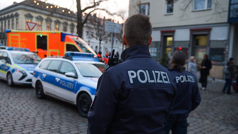 ΤΩΡΑ: Αιματηρή επίθεση σε συναγωγή στη Γερμανία – Δύο νεκροί