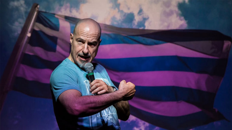 «Η Ιστορία της Ελλάδας – Αλλιώς» με τον Σίλα Σεραφείμ εκ νέου στο Θέατρο Χυτήριο