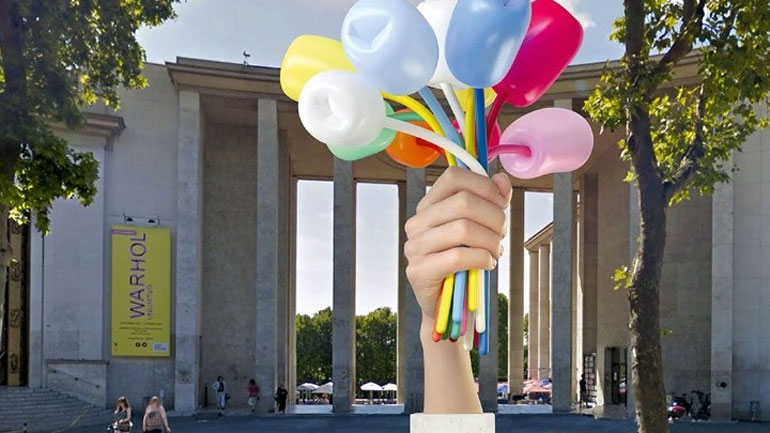 Διίστανται οι απόψεις για το «δώρο» του Τζεφ Κουνς στην πόλη του Παρισιού