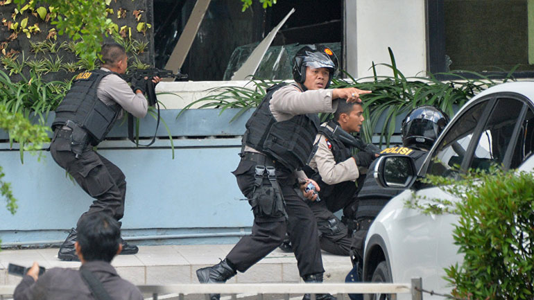 Ο υπουργός Ασφάλειας της Ινδονησίας τραυματίστηκε σοβαρά από επίθεση μελών τζιχαντιστικής οργάνωσης