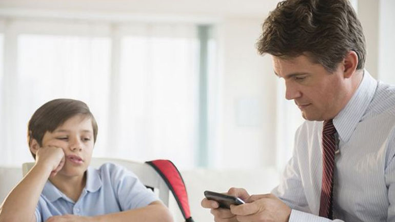 Πώς να διαχειριστείτε τα συνεχόμενα «γιατί» του παιδιού