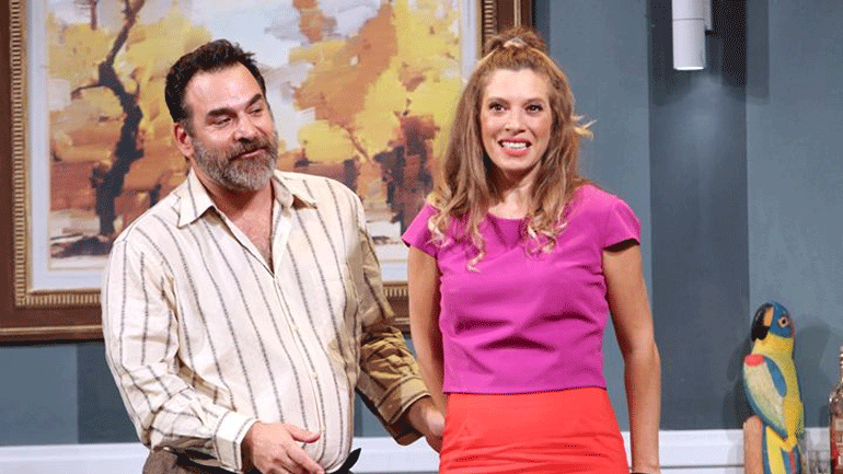 Το ατύχημα της Σύλβιας Δεληκούρα επί σκηνής – Μεταφέρθηκε εσπευσμένα στο νοσοκομείο