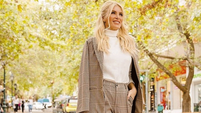 Κατερίνα Καινούργιου: Πρωινή βόλτα στην Κηφισιά με άψογο look