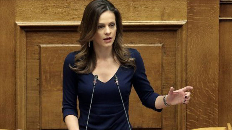 Αχτσιόγλου: «Ακλόνητα και διαχρονικά πιστή στη φτηνή και απροστάτευτη εργασία, η ΝΔ»