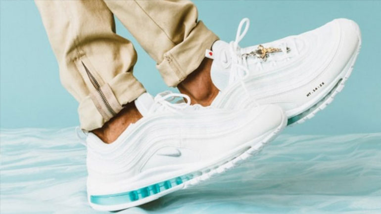 Ξεπούλησαν τα «αγιασμένα» Nike που κοστίζουν 4.000 δολάρια