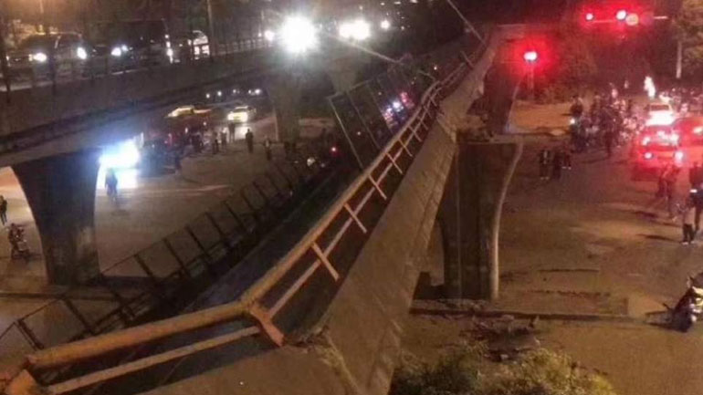Κίνα: Τρεις νεκροί από κατάρρευση γέφυρας