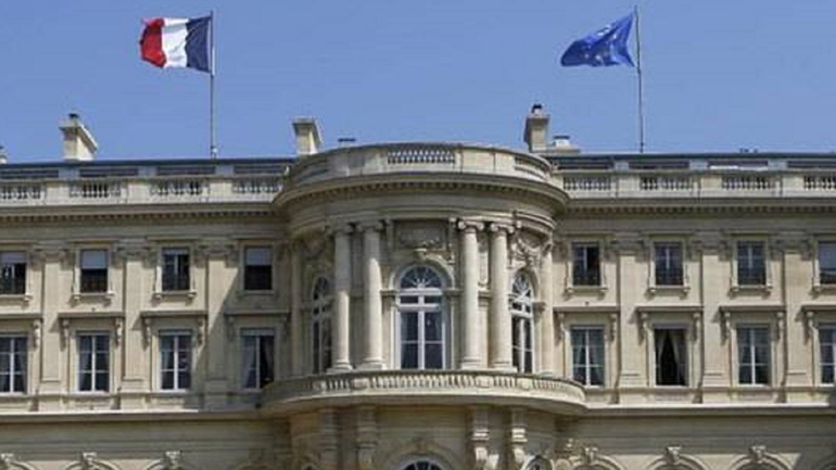 Η  Γαλλία  διακόπτει την εξαγωγή πολεμικού υλικού προς την Τουρκία