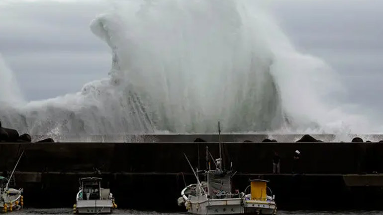 Σε συναγερμό η Ιαπωνία για τον τυφώνα Χαγκίμπις