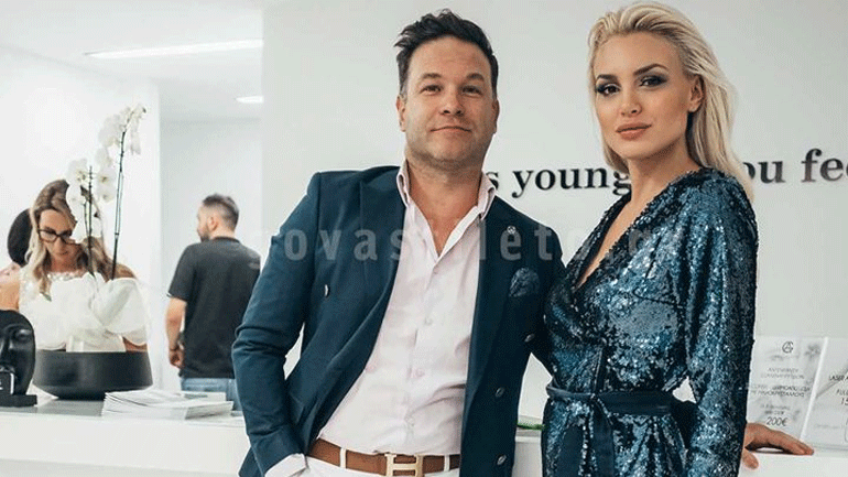 Αλεξάνδρα Παναγιώταρου: Εντυπωσιακή εμφάνιση στα εγκαίνια του νέου ιατρείου του συζύγου της!