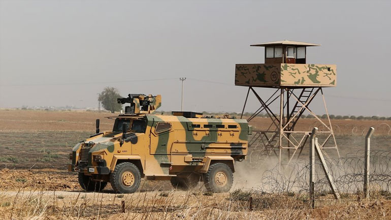 Στο στόχαστρο των τουρκικών δυνάμεων η πόλη Ρας αλ Άιν – Πάνω από 130.000 οι εκτοπισμένοι