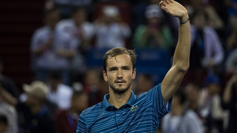 Τένις: Νικητής στη Σανγκάη ο Μεντβέντεφ, 2-0 σετ τον Ζβέρεφ