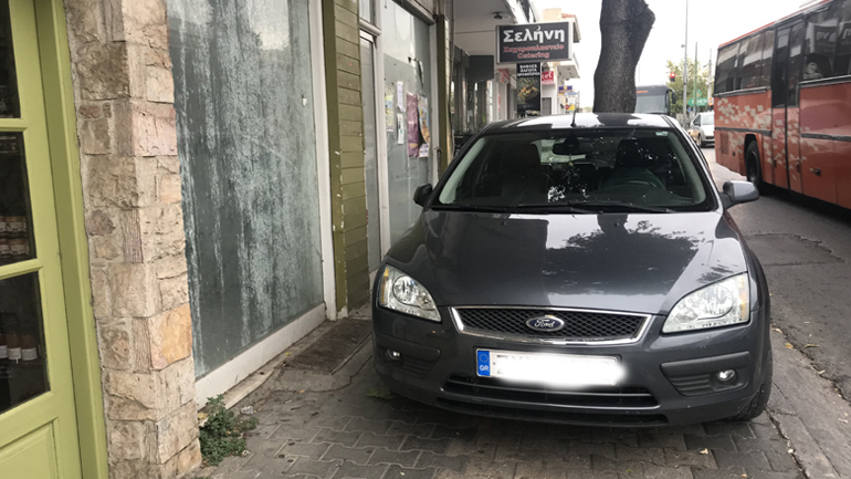 Φοβερό… παρκάρισμα στην Παλλήνη