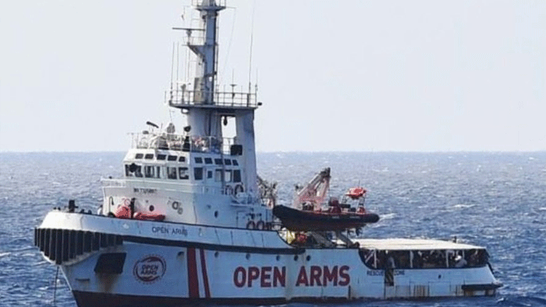 Μυτιλήνη: Κάτοικοι του νησιού εμπόδισαν πλοίο ακτιβιστικής οργάνωσης να ελλιμενιστεί