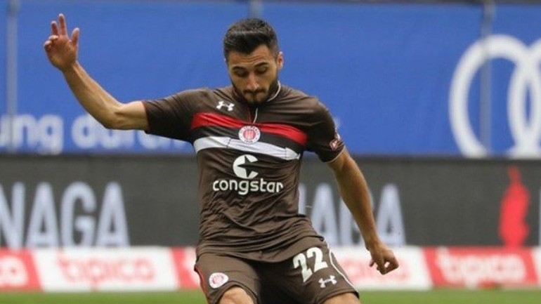 Η Ζανκτ Πάουλι αποδέσμευσε τον Σαχίν για τη στήριξή του στην τουρκική εισβολή στη Συρία