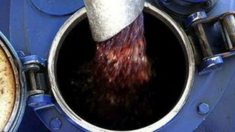 Μειώνονται οι τιμές του πετρελαίου στις ασιατικές αγορές