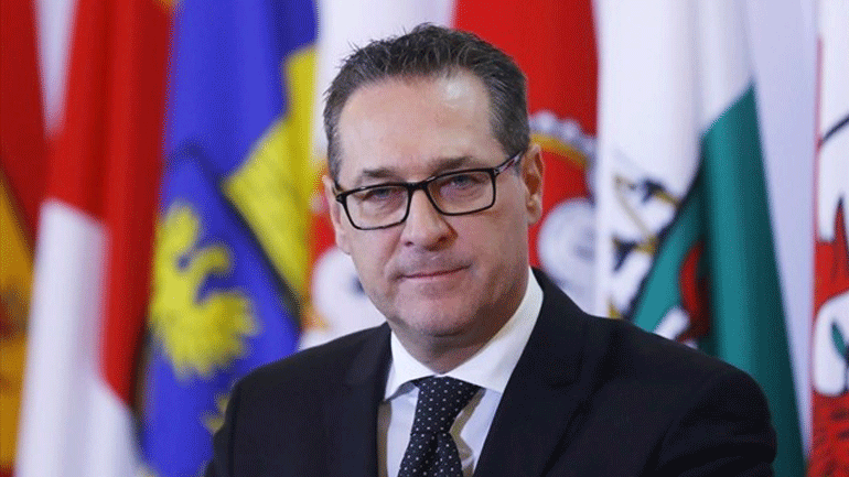 Αυστρία: Εισαγγελική έρευνα σε βάρος της συζύγου του Στράχε