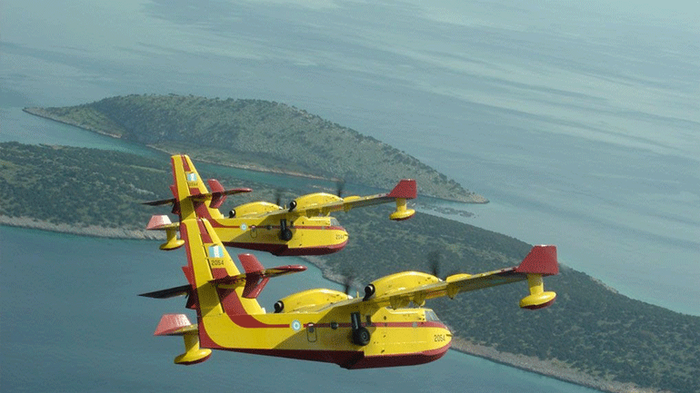 Σε πύρινο κλοιό ο Λίβανος – Συνδρομή της Ελλάδας με δύο Canadair