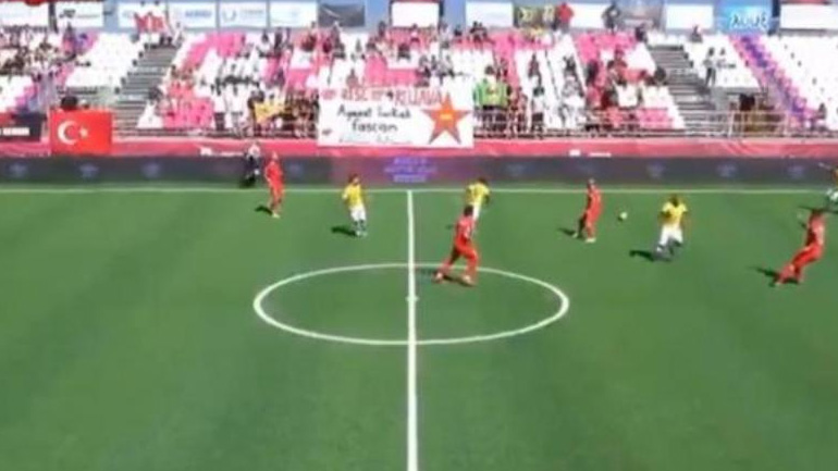 Ρέθυμνο: Ένταση και διακοπή στο ματς Βραζιλία-Τουρκία εξαιτίας πανό και συνθημάτων κατά του Ερντογάν