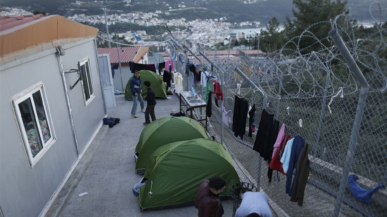 Ήρεμη η κατάσταση μετά την πυρκαγιά στο Κέντρο Υποδοχής Σάμου