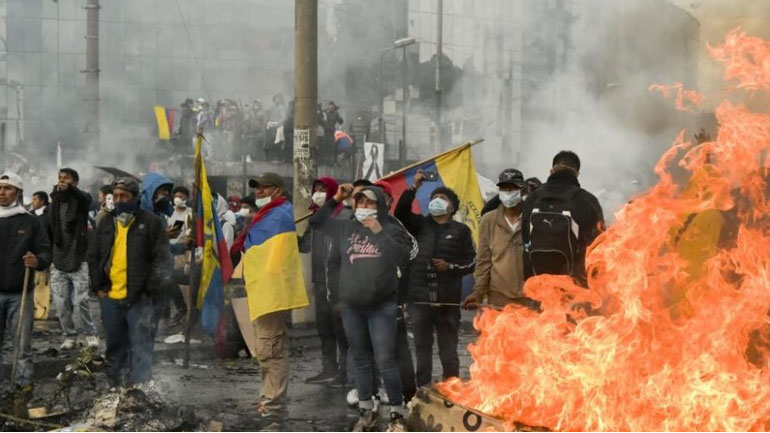 Οκτώ νεκροί και 1.340 τραυματίες από τις διαδηλώσεις στον Ισημερινό