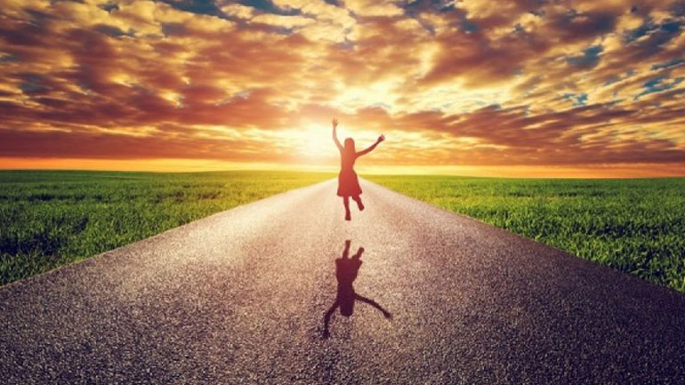 Καινοτόμος έρευνα εντοπίζει τα επίπεδα συλλογικής ευτυχίας που είχαν οι άνθρωποι στο παρελθόν