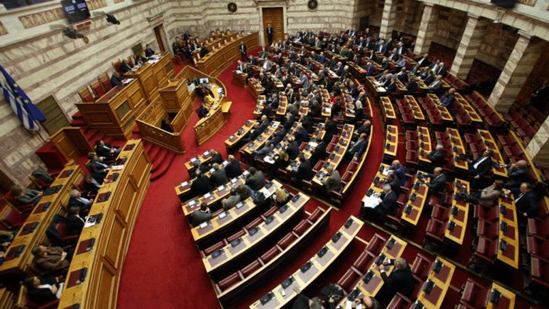 Ο χωροφύλακας και τα… «δαχτυλιδάκια» του καπνού