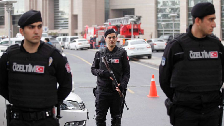 Όποιος διαφωνεί με την εισβολή της Τουρκίας στη Συρία συλλαμβάνεται