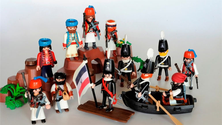 Φιγούρες playmobil αναπαριστούν την Ελληνική Επανάσταση Φιγούρες playmobil αναπαριστούν την Ελληνική Επανάσταση