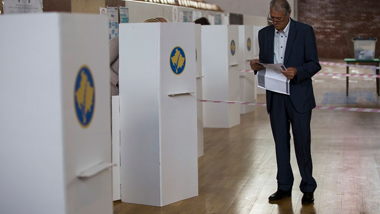 Δεν έδειξαν μόλυνση οι εργαστηριακές αναλύσεις στους εκλογικούς φακέλους στο Κόσοβο