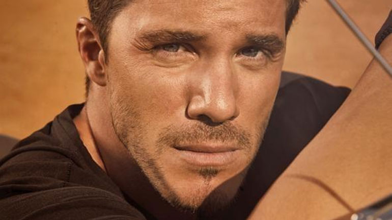 Ο Νίκος Oικονομόπουλος στο Κέντρο Αθηνών