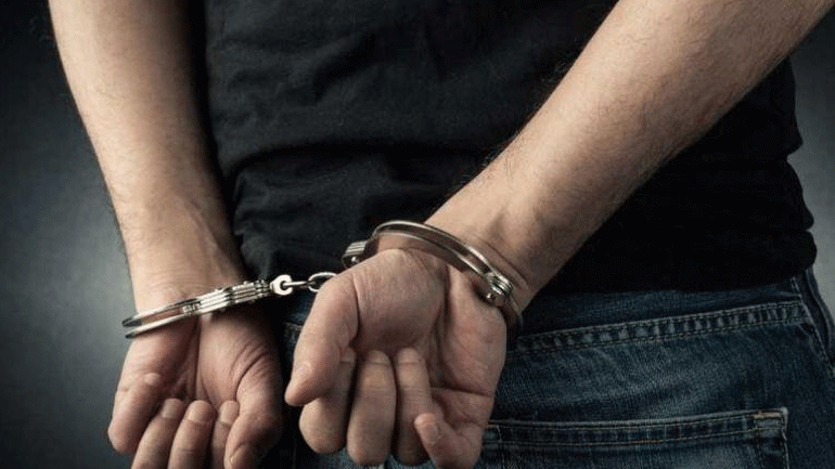 Συνελήφθη έπειτα από καταδίωξη στα Άνω Λιόσια άτομο το οποίο συμμετείχε σε ληστεία