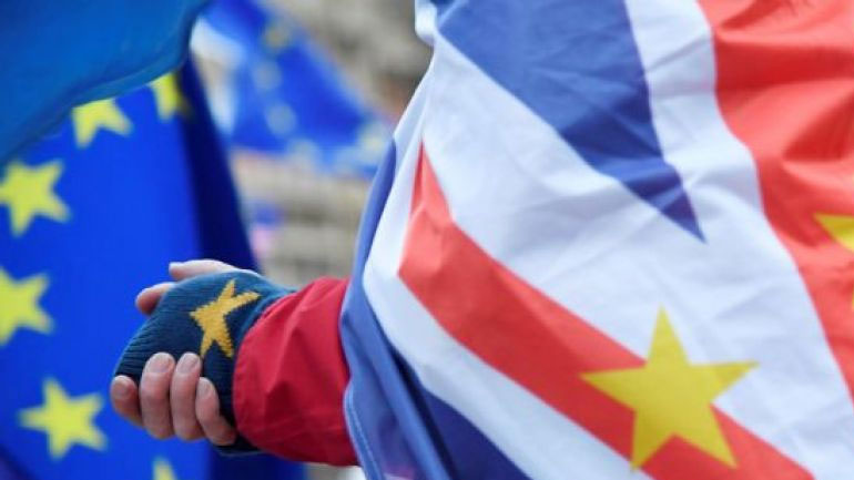 E.E.: Στο Λονδίνο για επικύρωση η νέα συμφωνία του Brexit