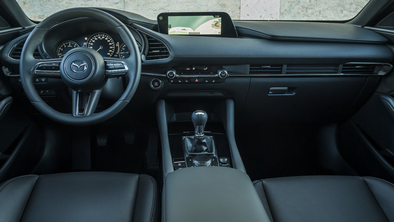 Ξεκάθαρα premium με οδηγοκεντρικό χαρακτήρα