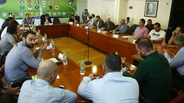 Σέντρα και πάλι στη Super League 2 – Δέχτηκαν οι ομάδες την πρόταση της ΕΡΤ