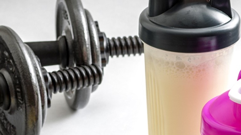 Πρωτεΐνη ορού γάλακτος ή καζεΐνη: ποια είναι η καλύτερη;