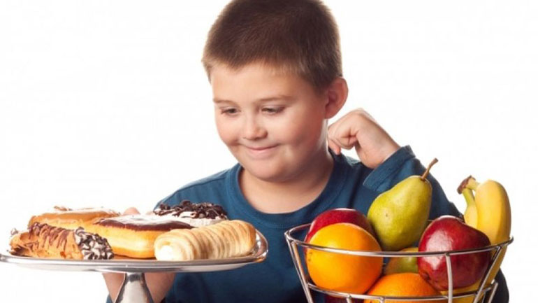 Πώς θα βοηθήσετε τα υπέρβαρα παιδιά να χάσουν κιλά με σωστό τρόπο;