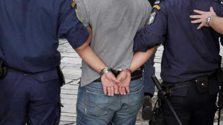 Στον εισαγγελέα 23χρονος που συνελήφθη για την παρέμβαση στο γραφείο του Βασίλη Κικίλια