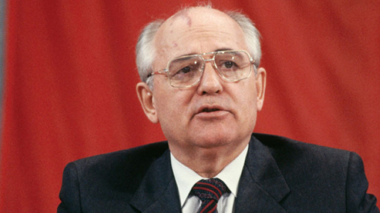 Ο Γκορμπατσόφ καλεί Μόσχα και Ουάσινγκτον να ξεκινήσουν συνομιλίες για τα πυρηνικά όπλα