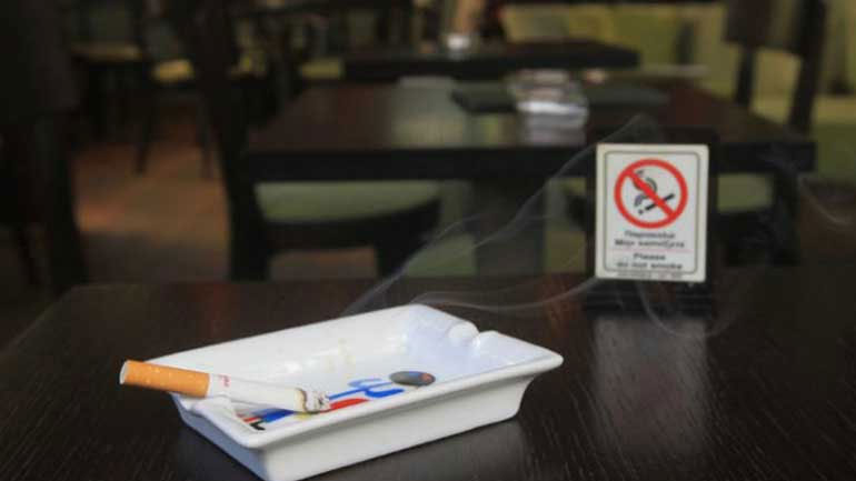 Στο ΣτΕ ιδιοκτήτες καταστημάτων για να μην εφαρμοστεί ο αντικαπνιστικός νόμος