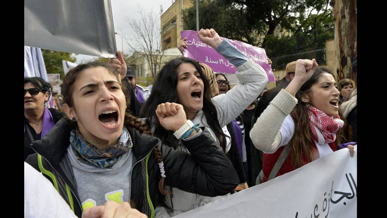 «Παραλύει» ο Λίβανος από τις κινητοποιήσεις λόγω των αυξημένων μέτρων που εξήγγειλε η κυβέρνηση