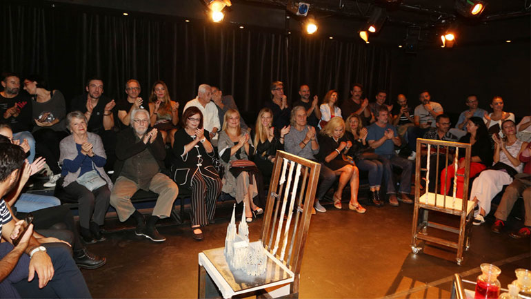 Λαμπερή πρεμιέρα για το έργο «Άνθρωπος Ελέφαντας» στον Πολυχώρο Vault