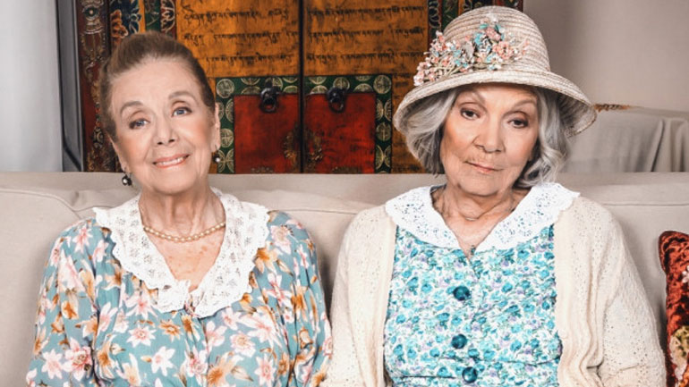 «Οι φάλαινες του Αυγούστου»  με τους Τ.  Ρουσσέα, Έ.  Μαλικένζου, Ν. Γαλανό στο θέατρο Χώρα