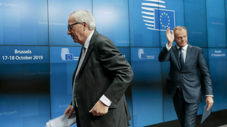 Συγκινημένος ο Γιούνκερ στην τελευταία του συνέντευξη Τύπου στις Βρυξέλλες