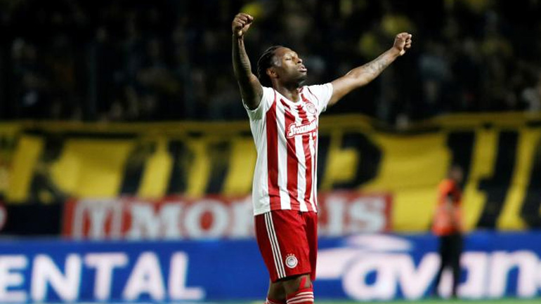 Record: «Ο Σεμέδο στο στόχαστρο της Μπενφίκα»