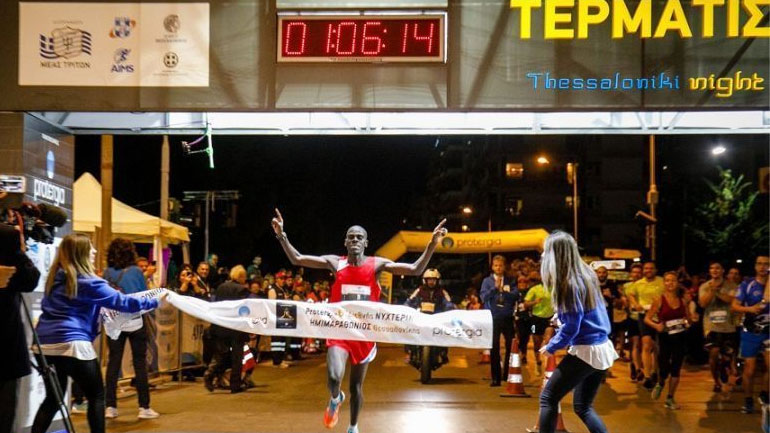 Ο 8ος Διεθνής Νυχτερινός Ημιμαραθώνιος σήμερα στη Θεσσαλονίκη