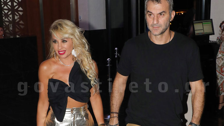 Γωγώ Μαστροκώστα-Τραϊανός Δέλλας: Λαμπερή εμφάνιση για το ερωτευμένο ζευγάρι Γωγώ Μαστροκώστα-Τραϊανός Δέλλας: Λαμπερή εμφάνιση για το ερωτευμένο ζευγάρι