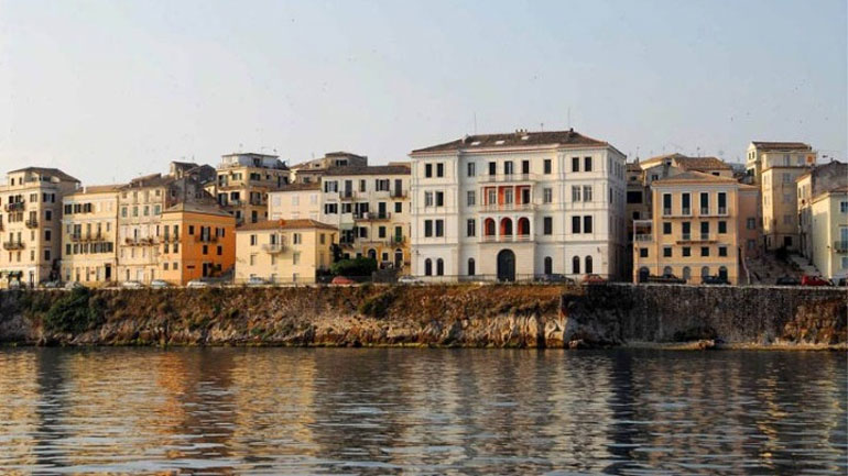 Το βλέμμα του τελευταίου Γερμανού αυτοκράτορα Κάιζερ πάνω από το νησί των Φαιάκων