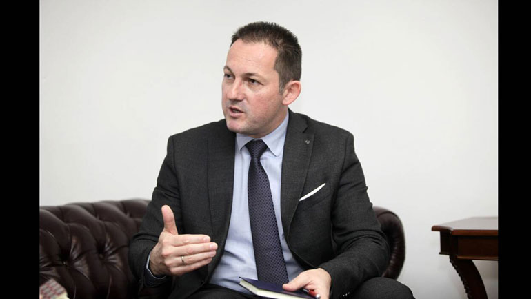 Στέλιος Πέτσας:«Δεν καλούμε κανέναν οικονομικό μετανάστη να έλθει στη χώρα»